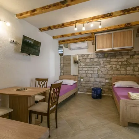 Apartman Lorena *