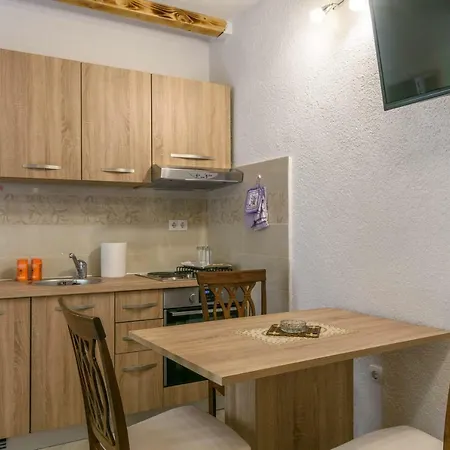 Lorena Apartman