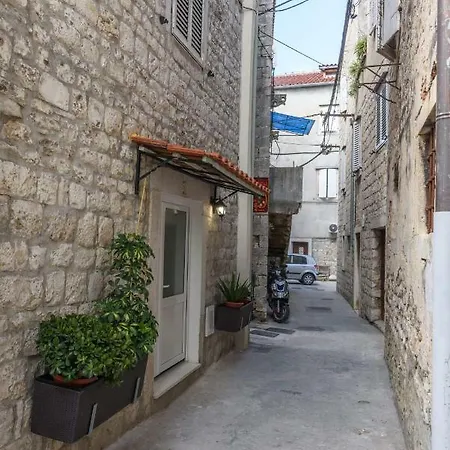 Lorena Apartman